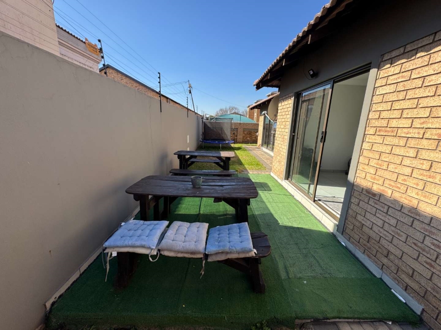 3 Bedroom Property for Sale in New Redruth Gauteng