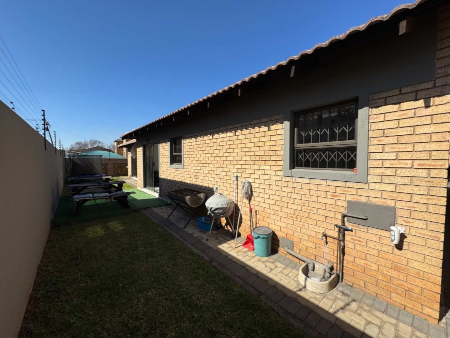 3 Bedroom Property for Sale in New Redruth Gauteng