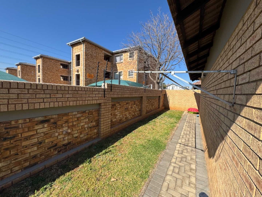 3 Bedroom Property for Sale in New Redruth Gauteng