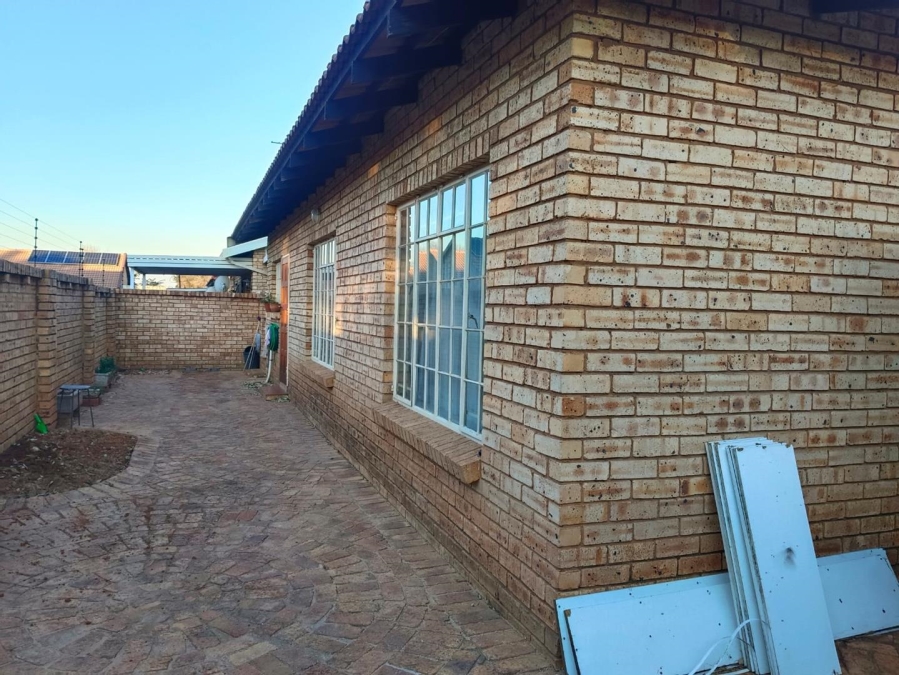3 Bedroom Property for Sale in New Redruth Gauteng