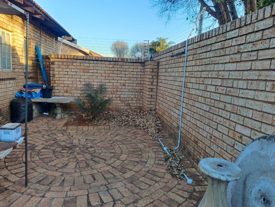 3 Bedroom Property for Sale in New Redruth Gauteng