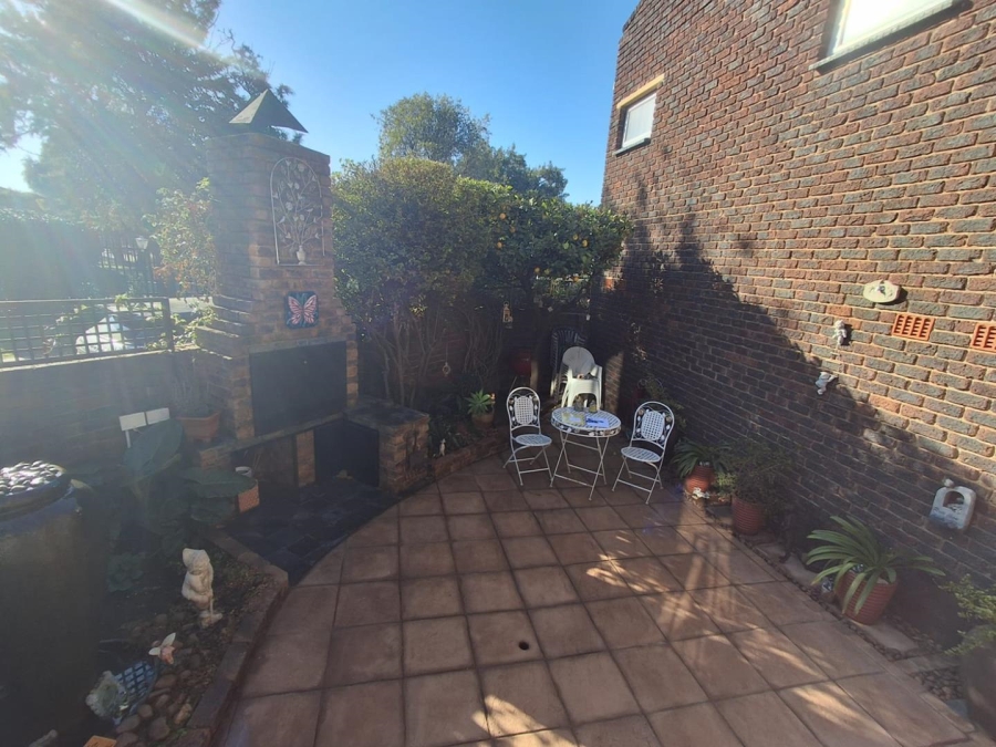 3 Bedroom Property for Sale in Brackenhurst Gauteng