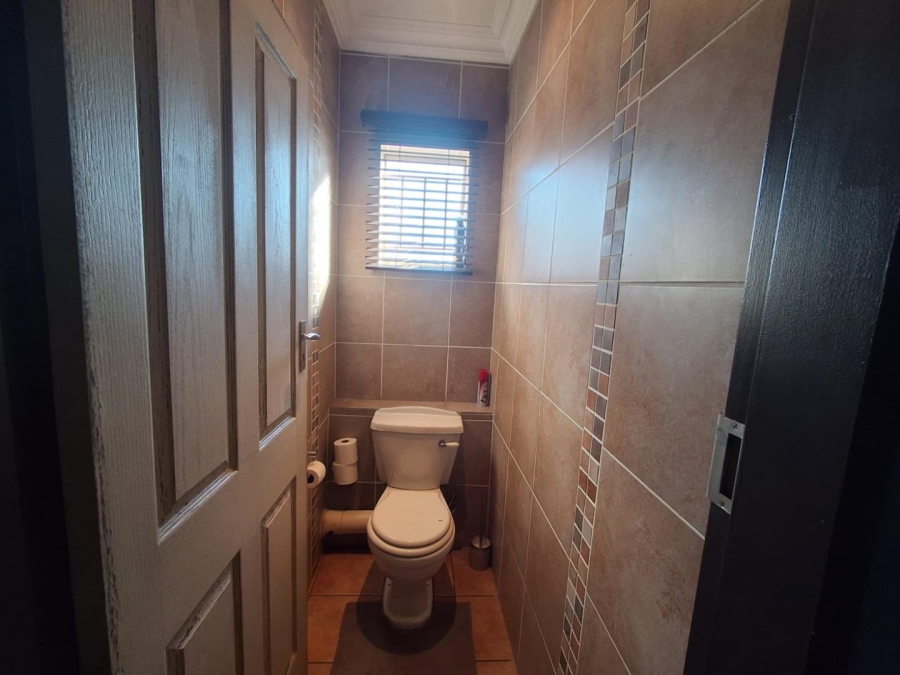3 Bedroom Property for Sale in Brackenhurst Gauteng