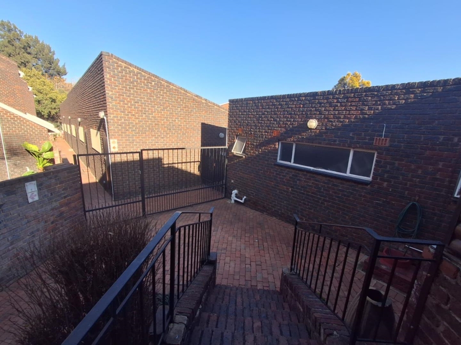 3 Bedroom Property for Sale in Brackenhurst Gauteng