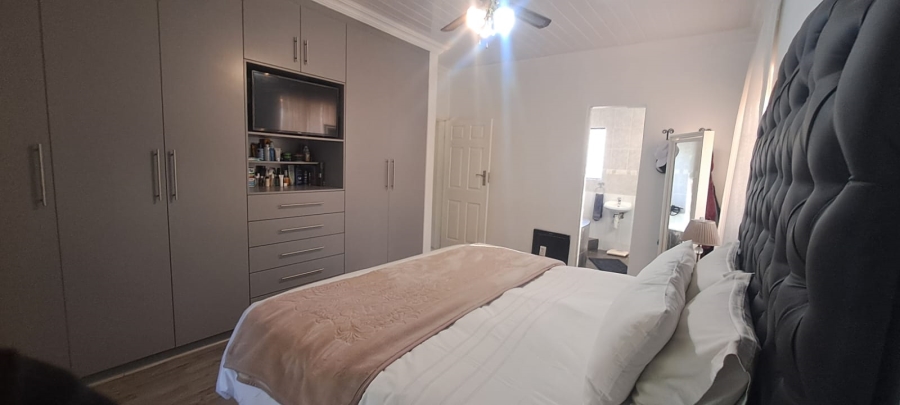 3 Bedroom Property for Sale in Brackendowns Gauteng