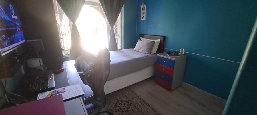 3 Bedroom Property for Sale in Brackendowns Gauteng