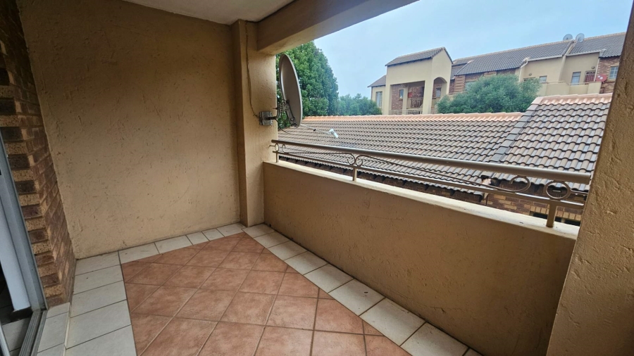To Let 2 Bedroom Property for Rent in Boardwalk Villas Gauteng