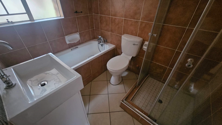 To Let 2 Bedroom Property for Rent in Boardwalk Villas Gauteng