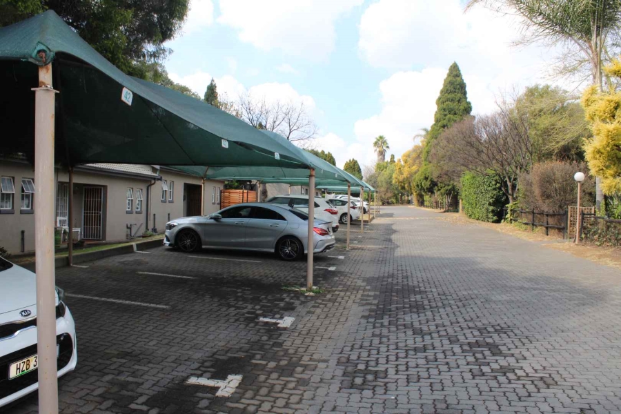 To Let 3 Bedroom Property for Rent in Lynnwood Glen Gauteng