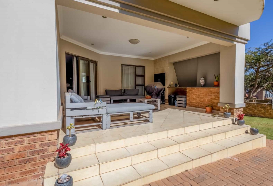 To Let 6 Bedroom Property for Rent in The Wilds Gauteng