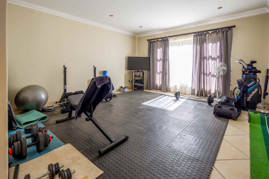 To Let 6 Bedroom Property for Rent in The Wilds Gauteng