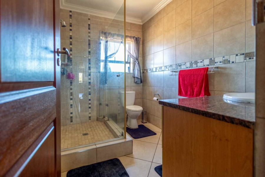 To Let 6 Bedroom Property for Rent in The Wilds Gauteng
