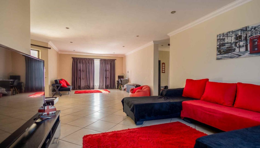 To Let 6 Bedroom Property for Rent in The Wilds Gauteng