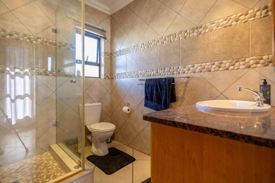 To Let 6 Bedroom Property for Rent in The Wilds Gauteng