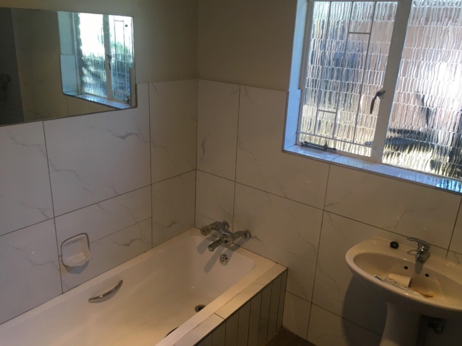 4 Bedroom Property for Sale in Wierdapark Gauteng