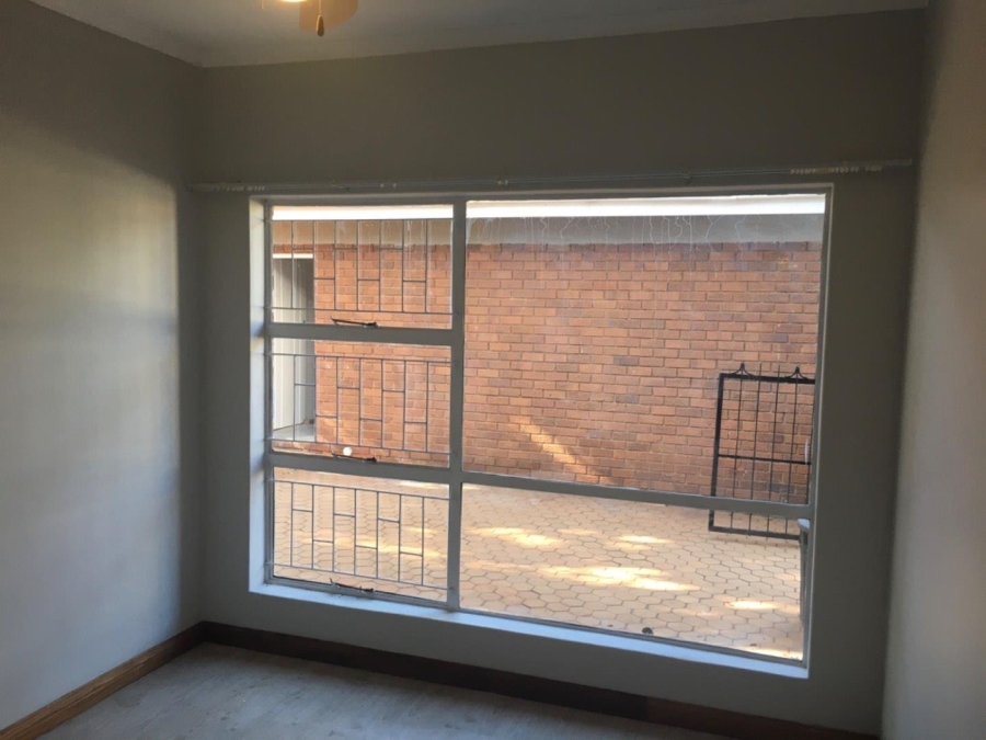 4 Bedroom Property for Sale in Wierdapark Gauteng