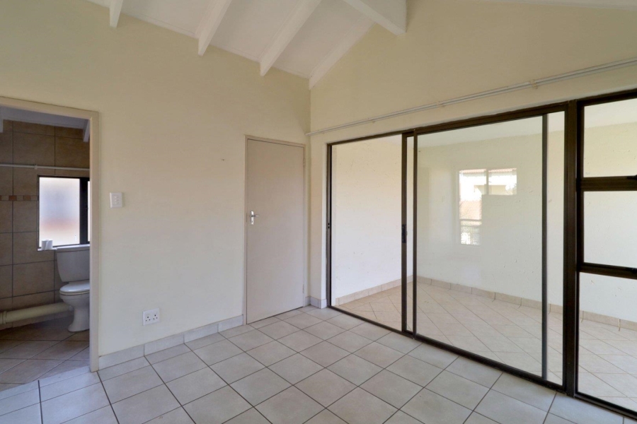 1 Bedroom Property for Sale in Oukraal Estate Gauteng