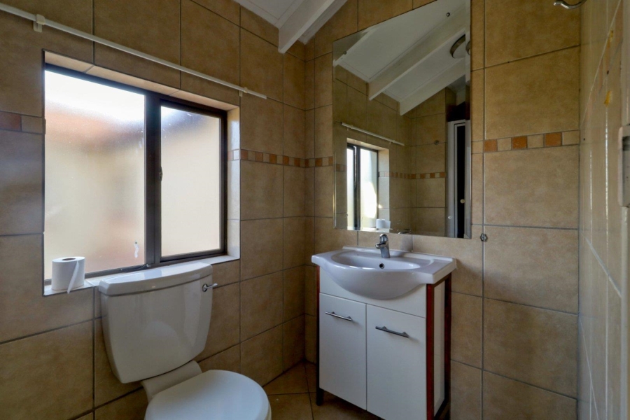 1 Bedroom Property for Sale in Oukraal Estate Gauteng