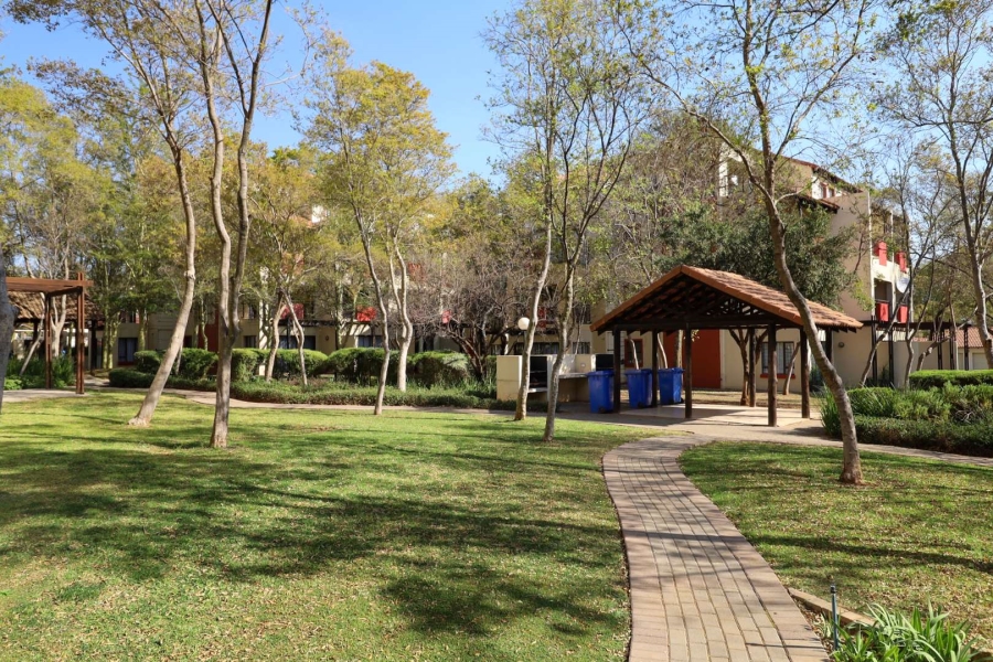 1 Bedroom Property for Sale in Oukraal Estate Gauteng