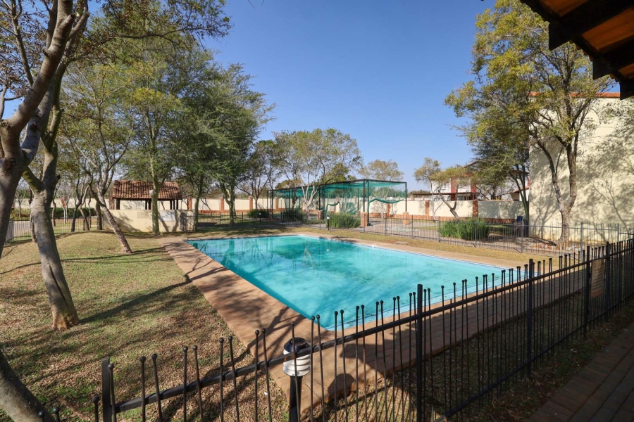 1 Bedroom Property for Sale in Oukraal Estate Gauteng