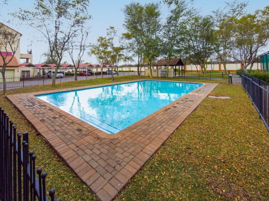 1 Bedroom Property for Sale in Oukraal Estate Gauteng