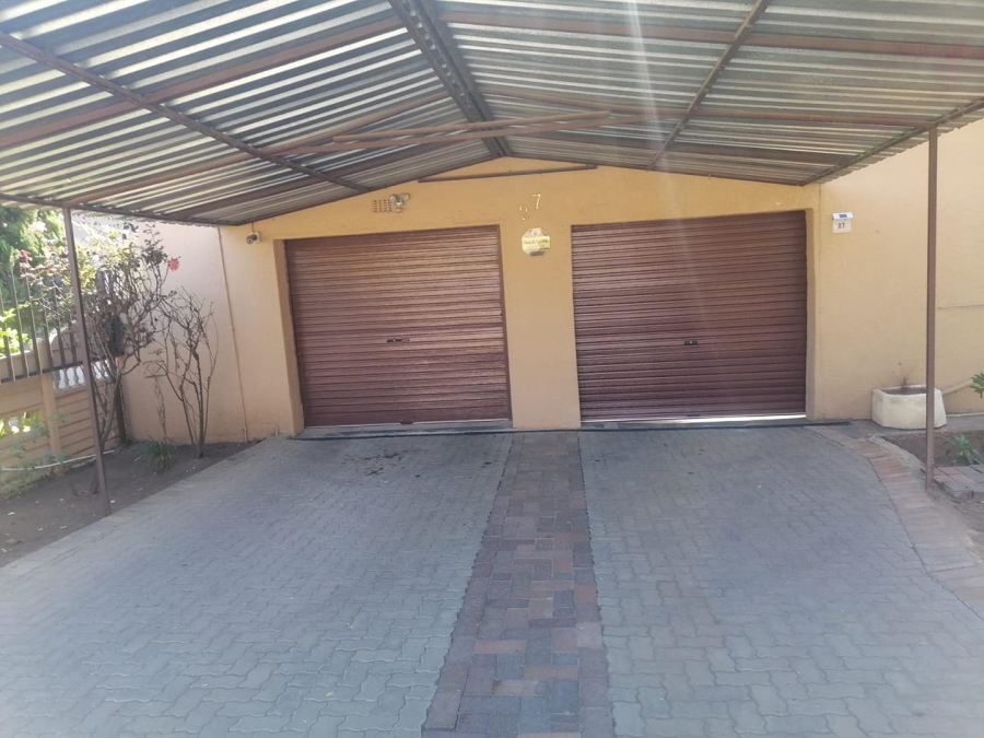 3 Bedroom Property for Sale in Birchleigh North Gauteng