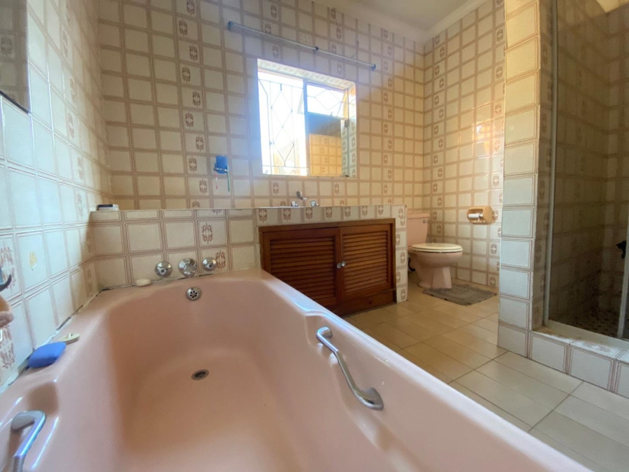 4 Bedroom Property for Sale in Birchleigh North Gauteng