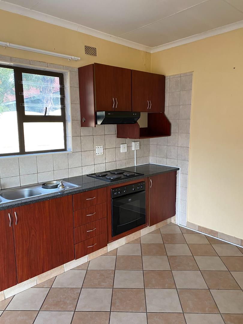4 Bedroom Property for Sale in Birchleigh North Gauteng
