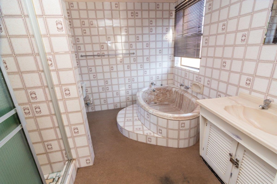 3 Bedroom Property for Sale in Roodepoort Gauteng