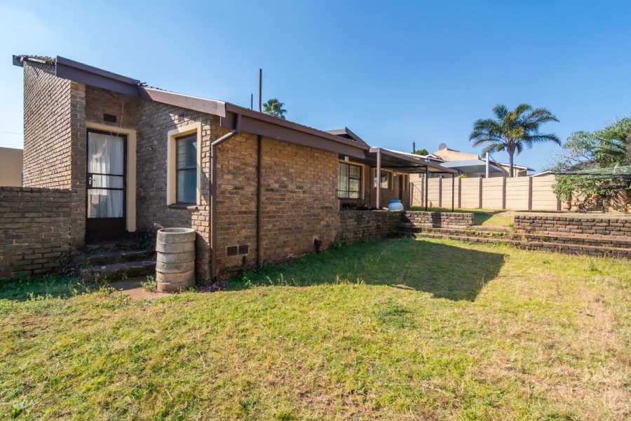 3 Bedroom Property for Sale in Roodepoort Gauteng