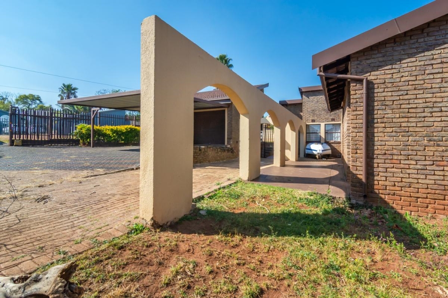 3 Bedroom Property for Sale in Roodepoort Gauteng