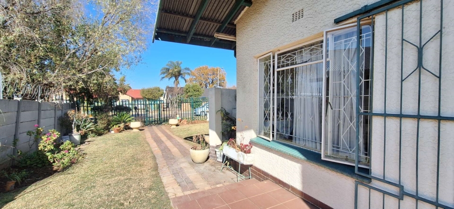 3 Bedroom Property for Sale in New Redruth Gauteng