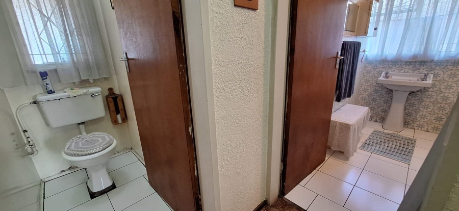 3 Bedroom Property for Sale in New Redruth Gauteng