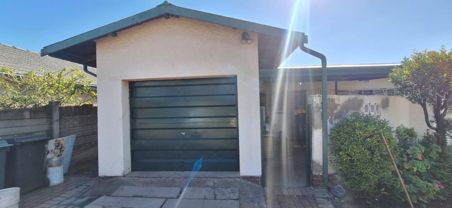 3 Bedroom Property for Sale in New Redruth Gauteng