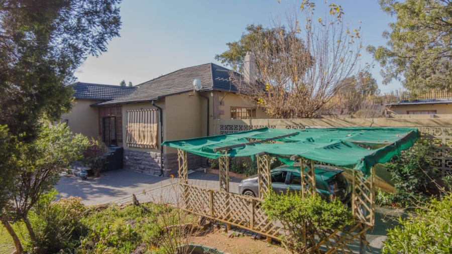 5 Bedroom Property for Sale in Westdene Gauteng