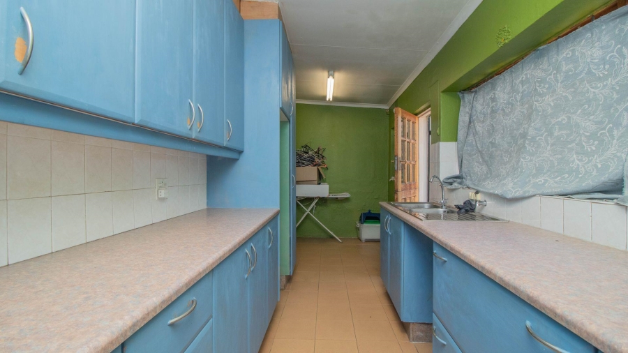 5 Bedroom Property for Sale in Westdene Gauteng