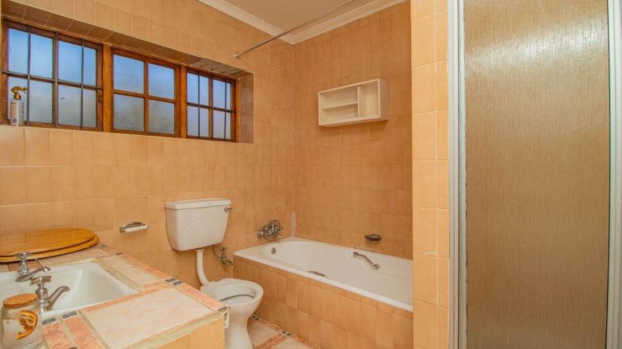 5 Bedroom Property for Sale in Westdene Gauteng