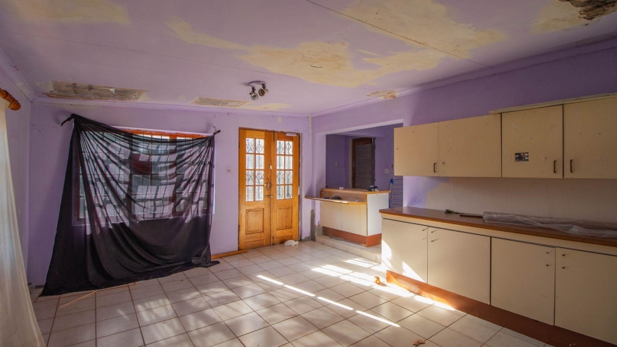 5 Bedroom Property for Sale in Westdene Gauteng