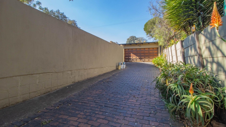 5 Bedroom Property for Sale in Westdene Gauteng