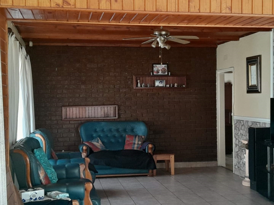 5 Bedroom Property for Sale in Rewlatch Gauteng