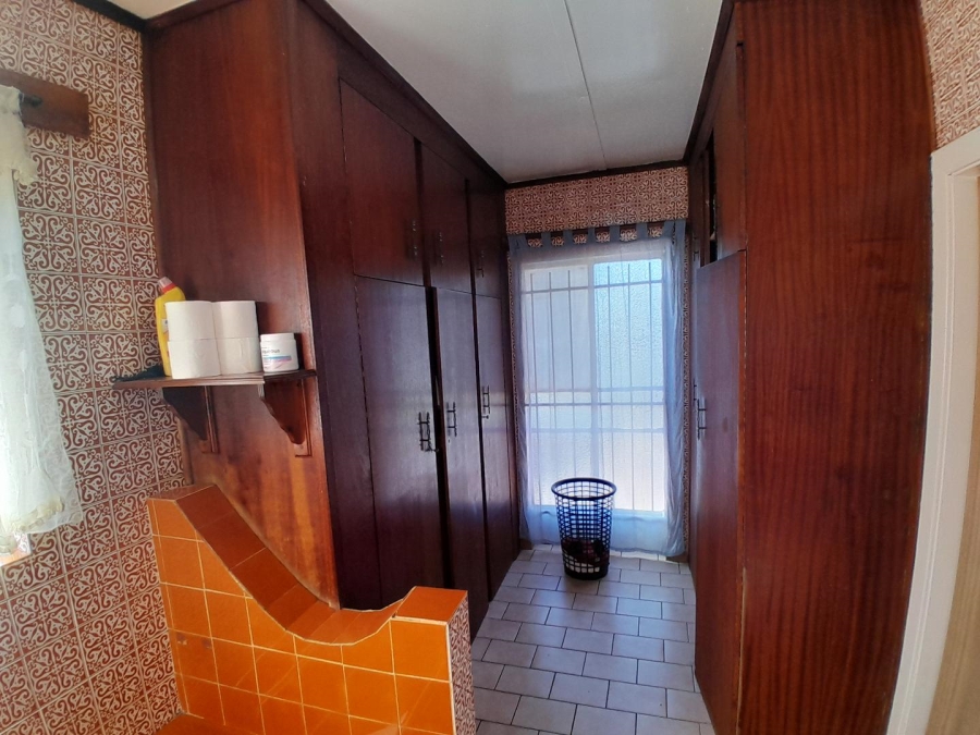 5 Bedroom Property for Sale in Rewlatch Gauteng