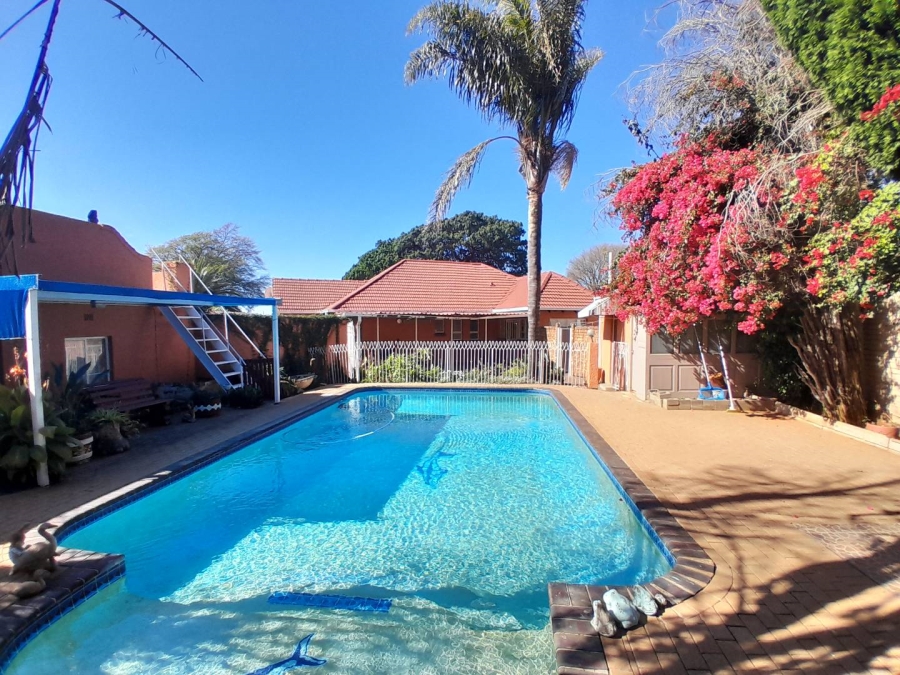 5 Bedroom Property for Sale in Rewlatch Gauteng