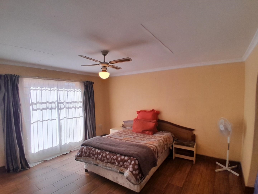 5 Bedroom Property for Sale in Rewlatch Gauteng