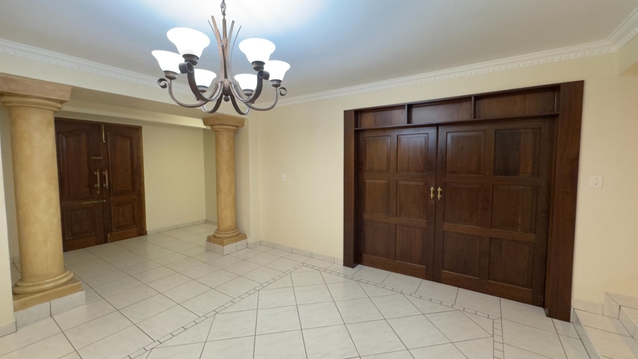 4 Bedroom Property for Sale in Waterkloof Gauteng