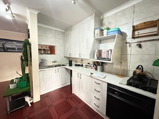 To Let 3 Bedroom Property for Rent in Heuweloord Gauteng