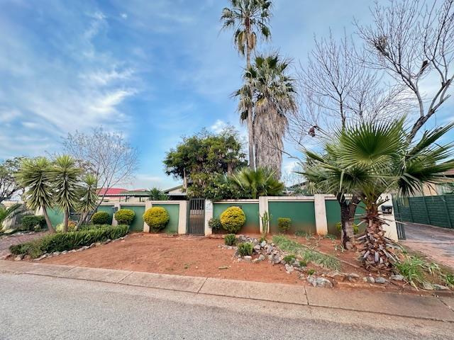 To Let 3 Bedroom Property for Rent in Heuweloord Gauteng