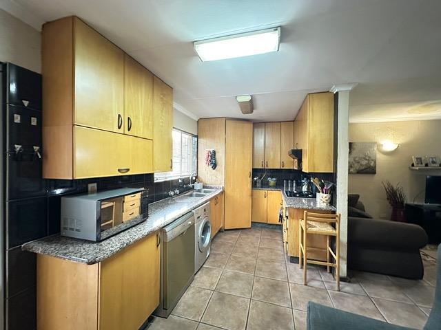 To Let 4 Bedroom Property for Rent in Heuweloord Gauteng