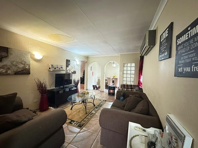 To Let 4 Bedroom Property for Rent in Heuweloord Gauteng
