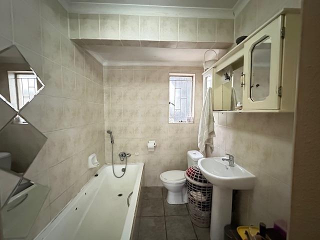 To Let 4 Bedroom Property for Rent in Heuweloord Gauteng