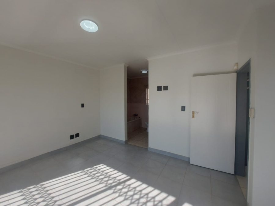 To Let 4 Bedroom Property for Rent in Equestria Gauteng